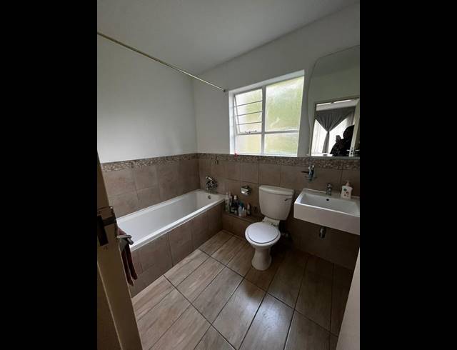 2 BEDROOM TOWNHOUSE FOR SALE IN SANDOWN